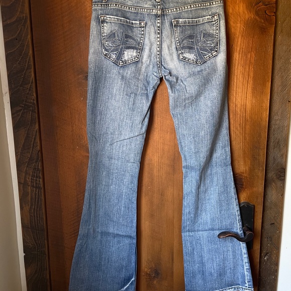 Chip & Pepper Laguna Beach Flare Jeans - Picture 2 of 4